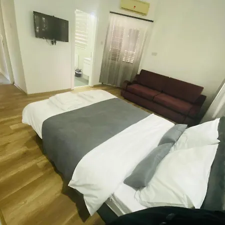 Bed and Breakfast Secret Garden 02 Αμμόχωστος