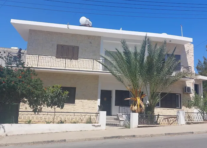 Bed and Breakfast Secret Garden 02 3*